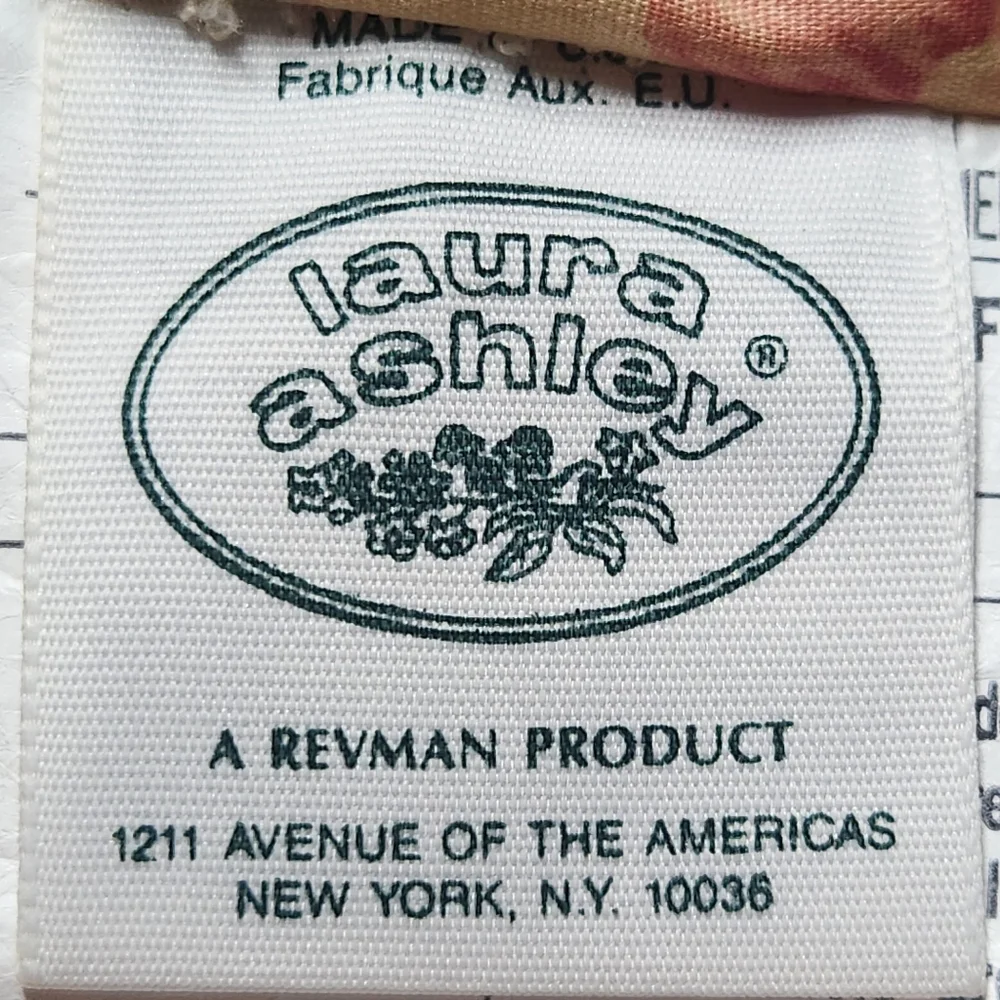 NWOT VTG Laura Ashley Standard Shams Pair | Structured Cottage Floral